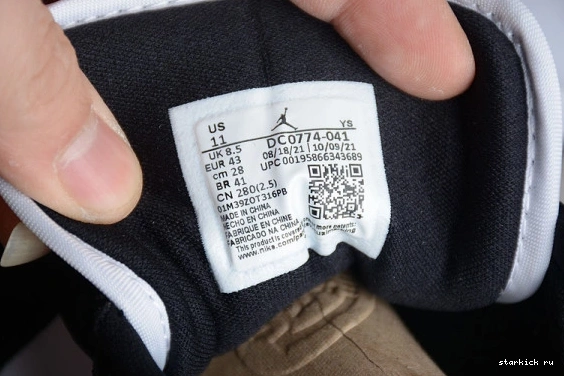 Black Low (W) Blue  DC0774-041 1 University Jordan DC0774-041 White 1211